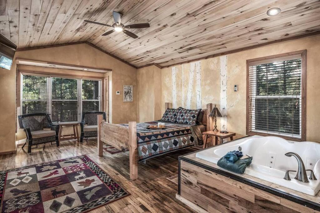 Redwood In The Historic Upper Canyon Ruidoso Exterior foto