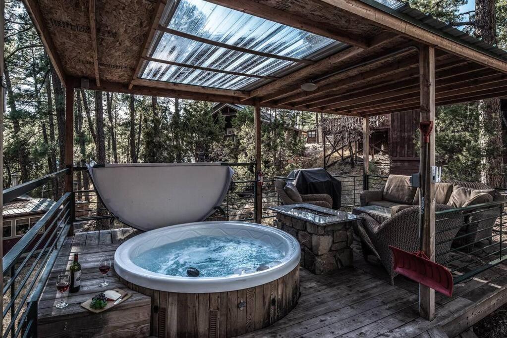 Redwood In The Historic Upper Canyon Ruidoso Exterior foto